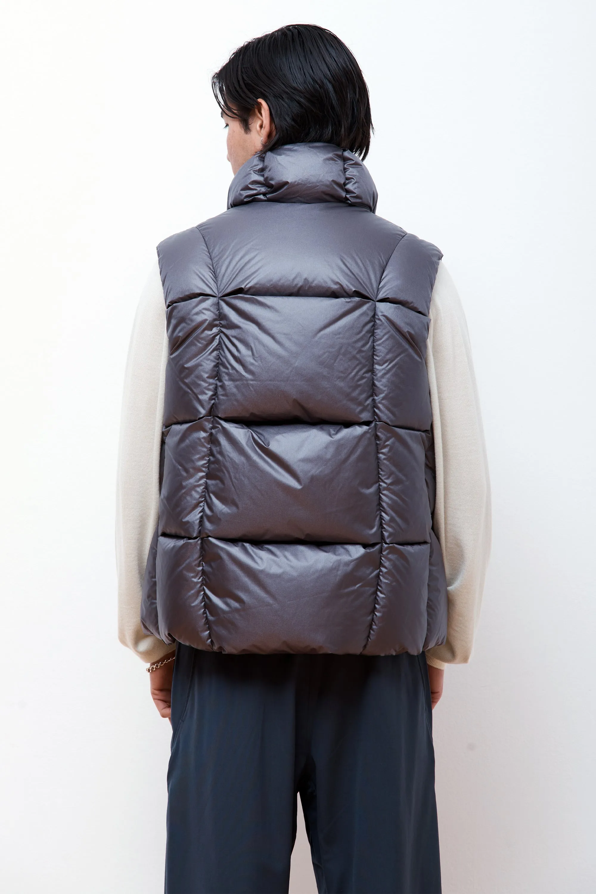 Lead Grey 3D Down Vest for Optimal Warmth and Comfort
