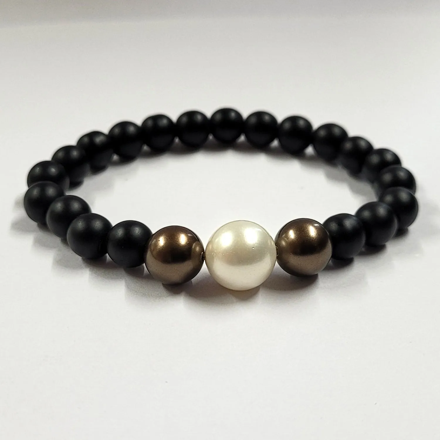 Chocolate And White Shell Pearls Bracelet With 8mm Black Beads