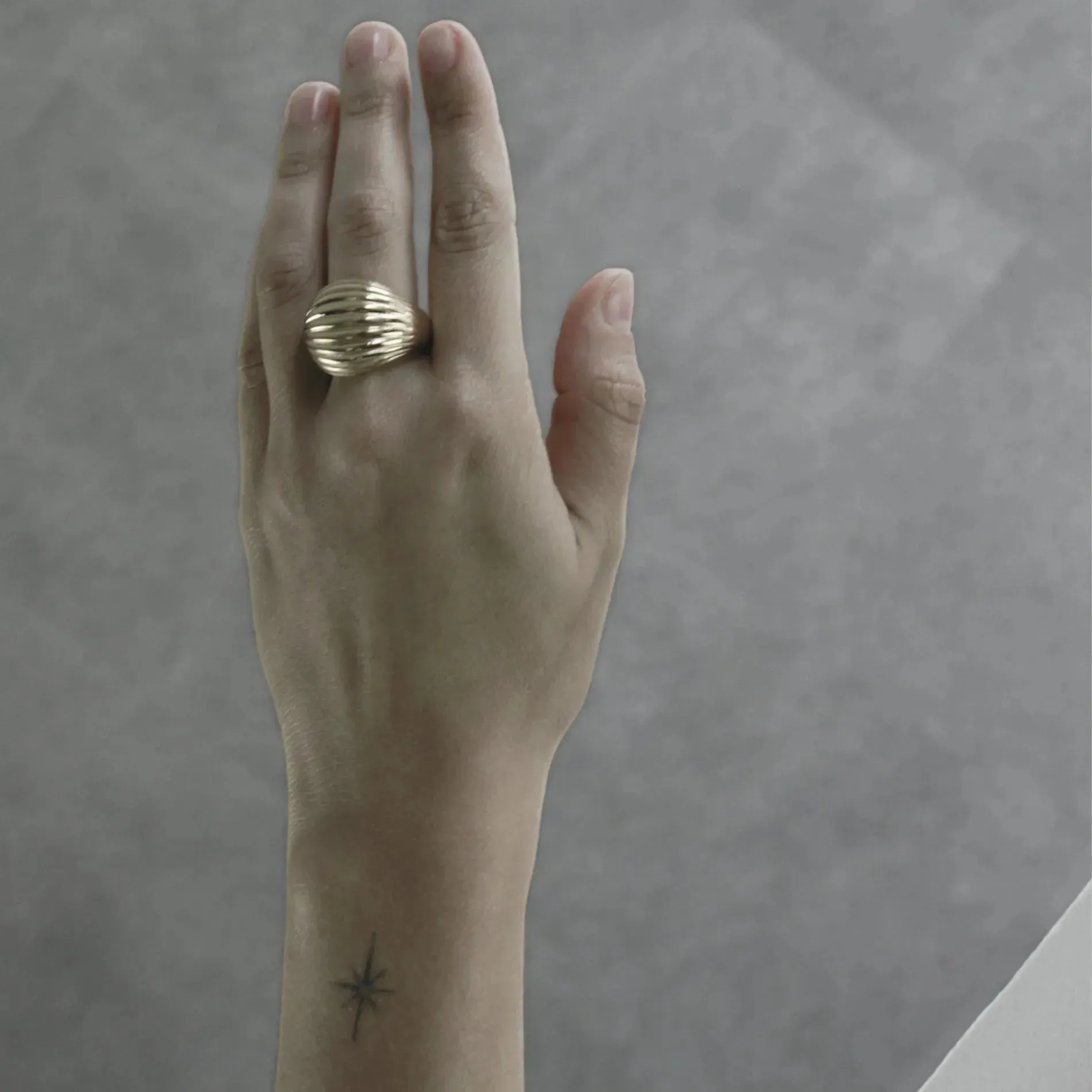 Courage Waterproof Ripple Paisley Ring Silver Plating