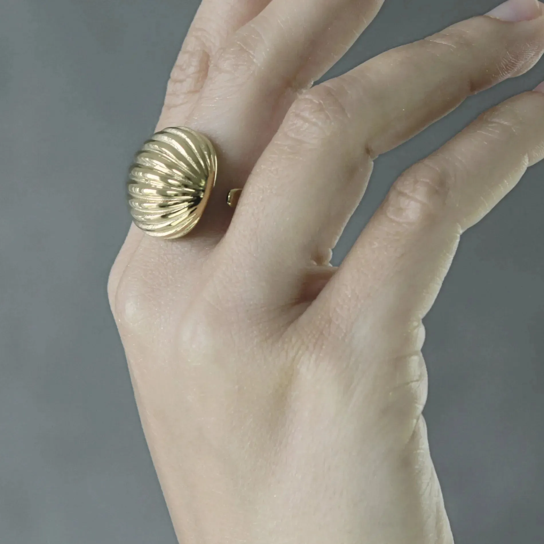 Courage Waterproof Ripple Paisley Ring Silver Plating