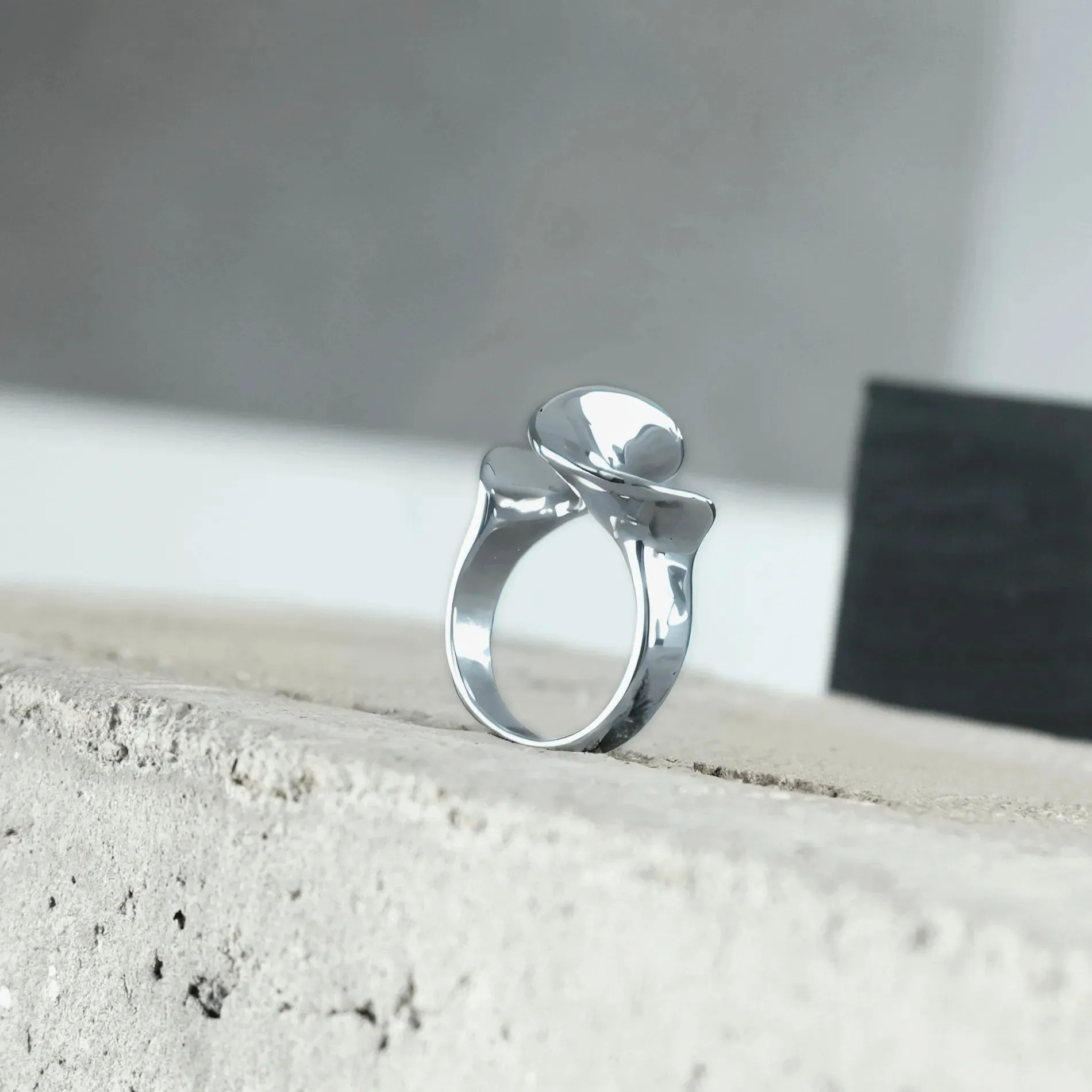 Courage Waterproof Single Twist Statement Ring Silver Plating