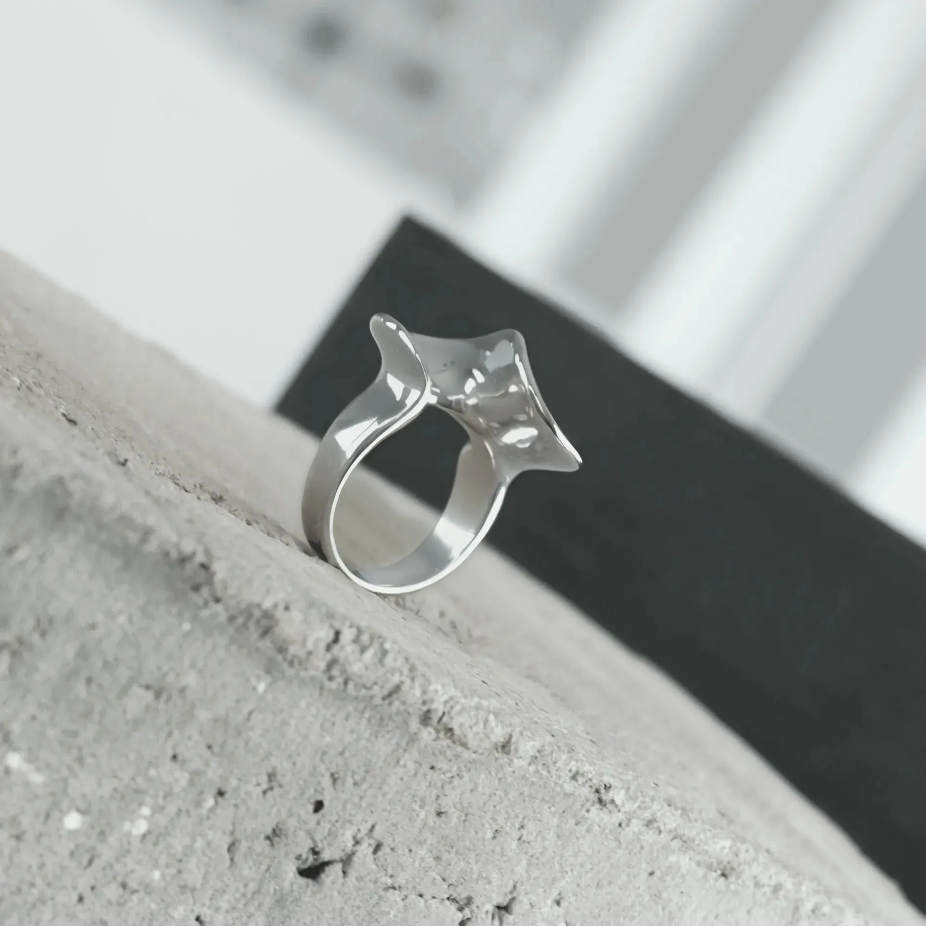 Courage Waterproof Single Twist Statement Ring Silver Plating