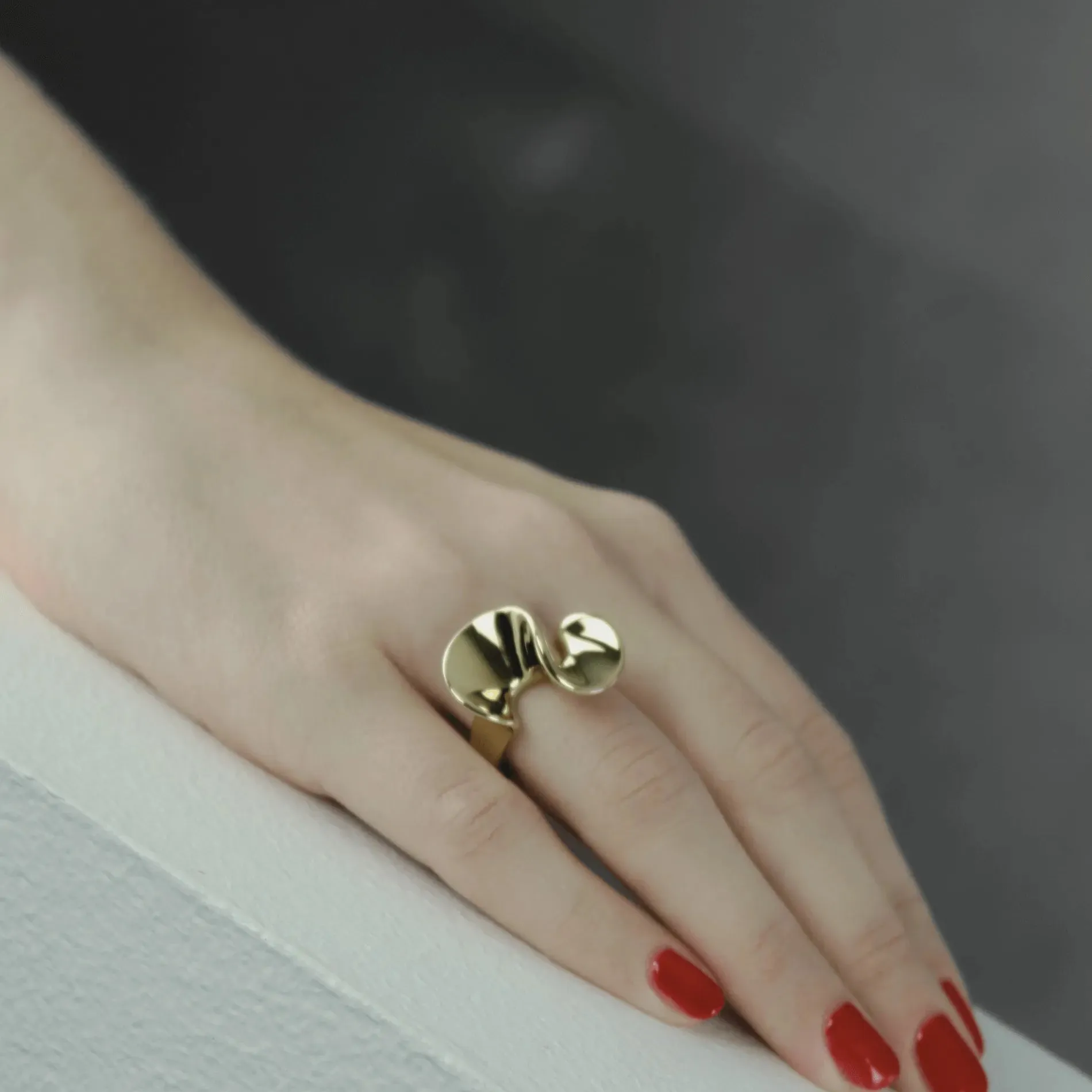 Courage Waterproof Single Twist Statement Ring Silver Plating