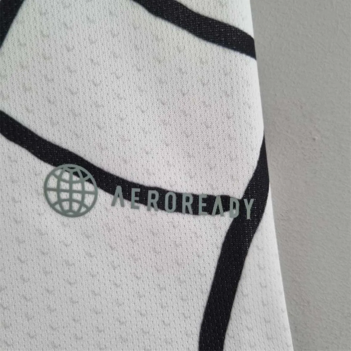 Real Madrid "Dragon Blanco" Jersey Kit
