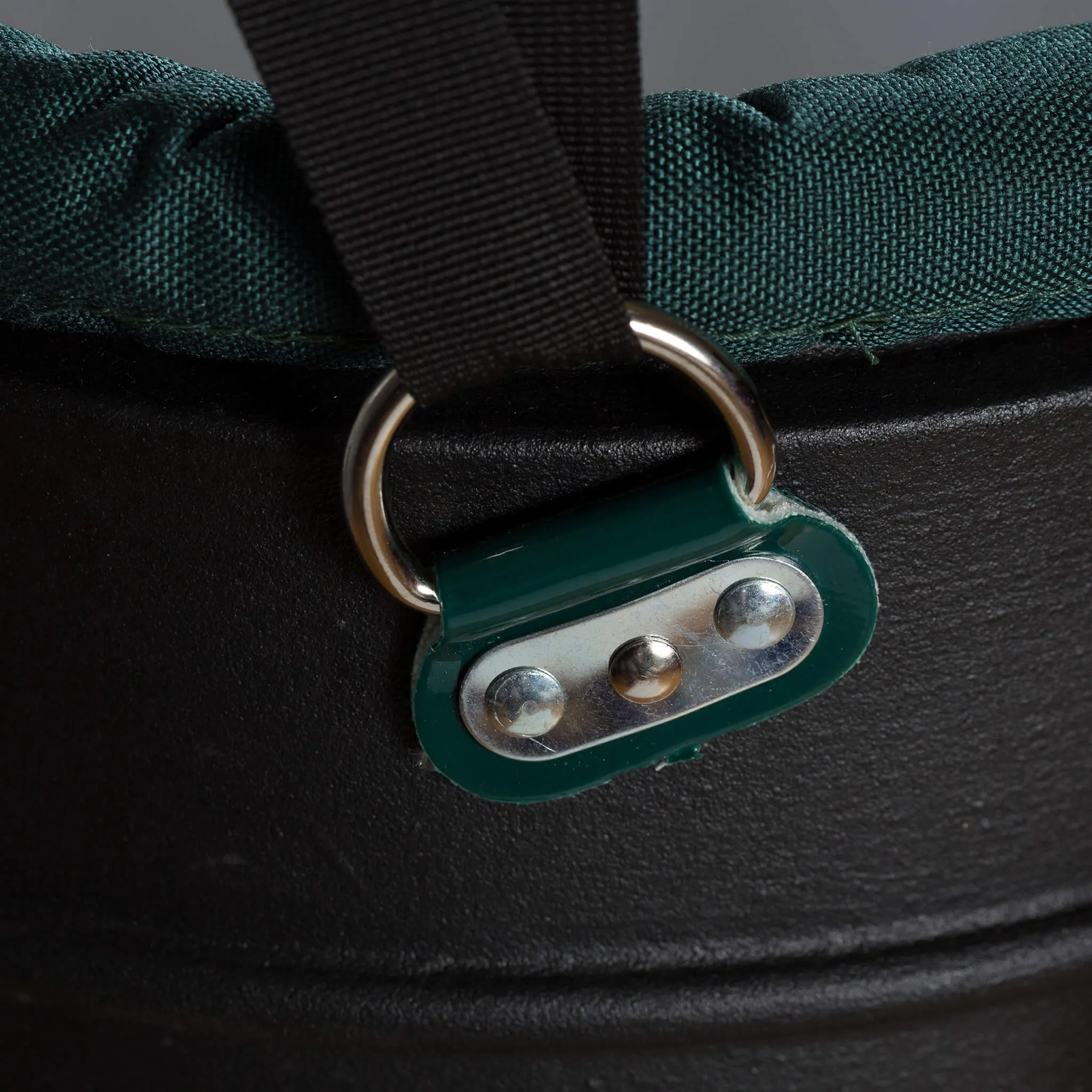 Yieldmax 28L Premium Hard Shell Apple Picking Bucket with Cross Over Harness